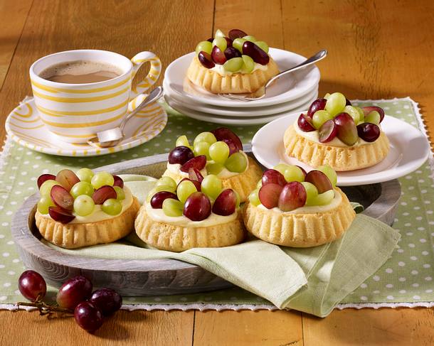 Trauben-Tarteletts mit Weincreme Rezept Trauben-Tarteletts mit Weincreme Rezept