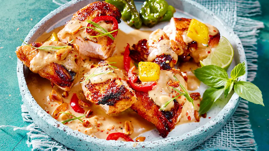 Traumhaftes Erdnusshähnchen Rezept - Foto: LECKER @ Bauer Media Group Traumhaftes Erdnusshähnchen Rezept - Foto: LECKER @ Bauer Media Group