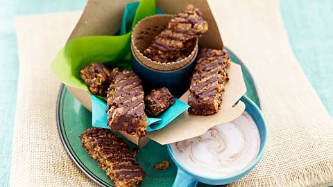 Tropic-Müsliriegel mit Schoki Rezept - Foto: House of Food / Bauer Food Experts KG