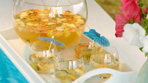 Tropical Bowle Rezept - Foto: House of Food / Bauer Food Experts KG