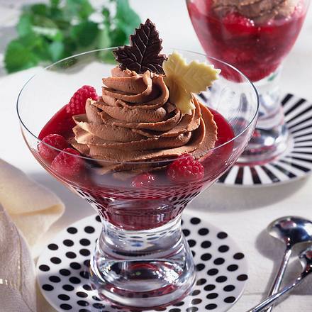 Trüffelcreme auf Himbeersoße Rezept