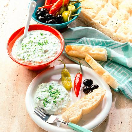 Tsatziki mit Fladenbrot Rezept Tsatziki mit Fladenbrot Rezept