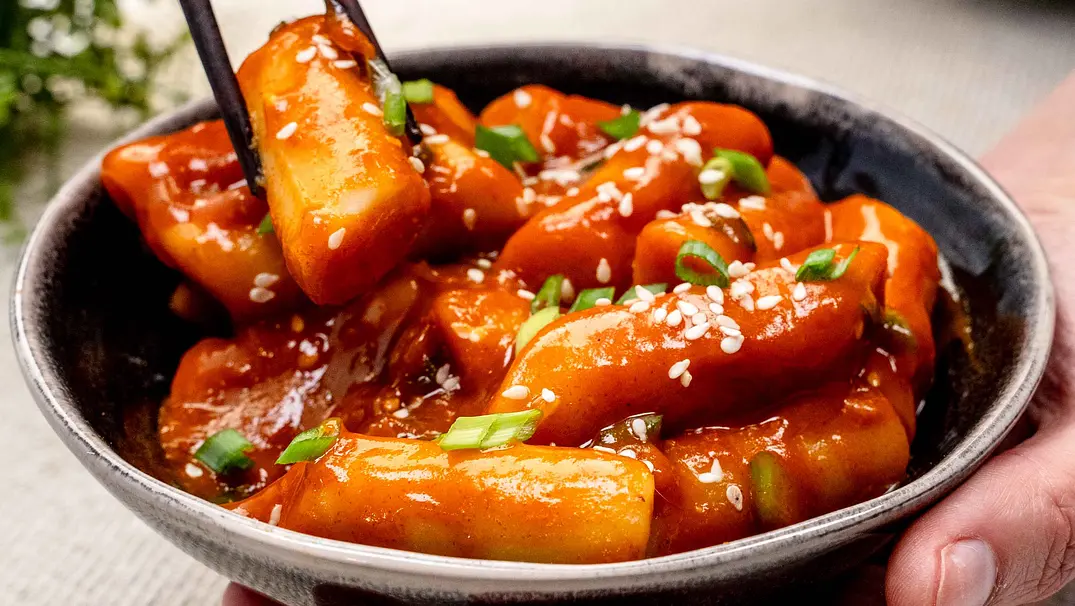 Tteokbokki Rezept - Foto: LECKER @ Bauer Media Group Tteokbokki Rezept - Foto: LECKER @ Bauer Media Group