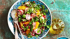 „Tu dir Gutes“-Salat mit Mohndressing Rezept - Foto: Are Media Syndication „Tu dir Gutes“-Salat mit Mohndressing Rezept - Foto: Are Media Syndication