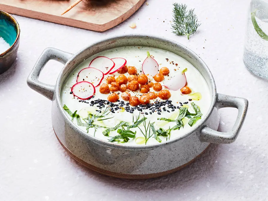 Türkische Joghurtsuppe zu Köftespießen Rezept Türkische Joghurtsuppe zu Köftespießen Rezept