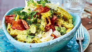 Turbo-Pasta mit Brokkolipesto Rezept - Foto: LECKER @ Bauer Media Group Turbo-Pasta mit Brokkolipesto Rezept - Foto: LECKER @ Bauer Media Group