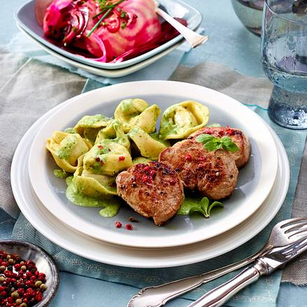 Turbo-Tortelloni mit Kräutersoße und Filet Rezept