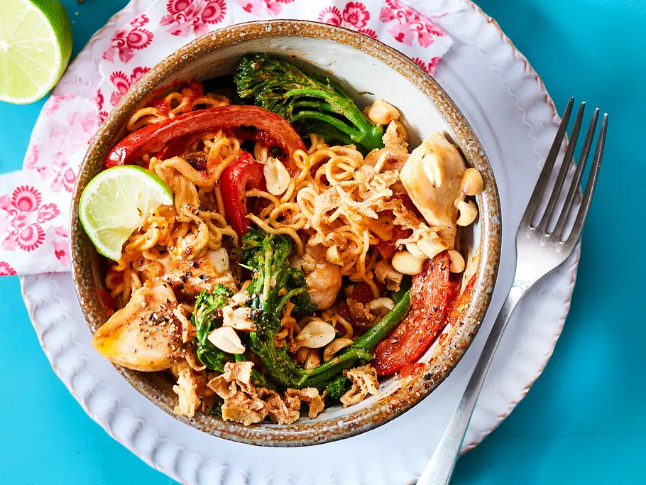 Turboschnelle Mie-Nudeln in Erdnusssoße rezept Turboschnelle Mie-Nudeln in Erdnusssoße Rezept