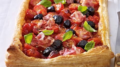 Turboschnelle Tomatenpizza Rezept - Foto: House of Food / Bauer Food Experts KG