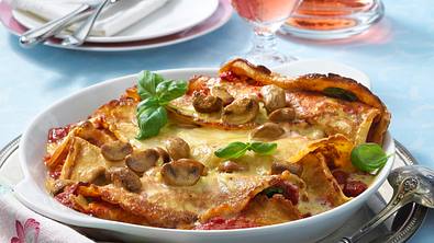 Überbackene Crespelle Rezept - Foto: LECKER @ Bauer Media Group