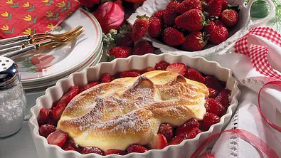 Überbackene Erdbeeren Rezept - Foto: LECKER @ Bauer Media Group