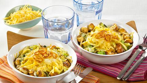 Überbackene Käse-Spätzle mit Spitzkohl & Pilzen Rezept - Foto: House of Food / Bauer Food Experts KG