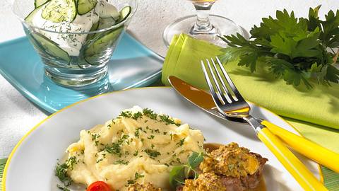 Überbackene Medaillons mit Senfkruste Rezept - Foto: House of Food / Bauer Food Experts KG