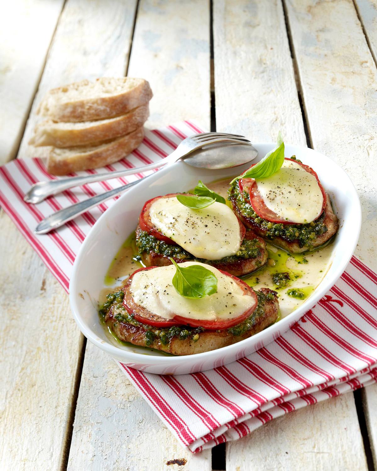 Überbackene Minutensteaks „caprese“ Rezept