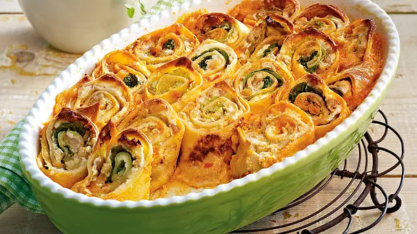 Überbackene Spitzkohl-Ricotta-Crespelle Rezept - Foto: LECKER @ Bauer Media Group Überbackene Spitzkohl-Ricotta-Crespelle Rezept - Foto: LECKER @ Bauer Media Group