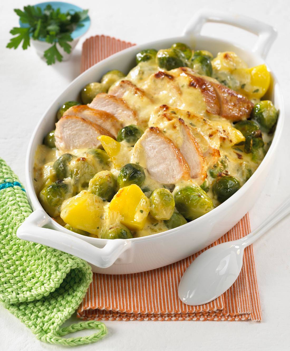 Überbackener Rosenkohl mit Gorgonzolasoße Rezept | LECKER Überbackener Rosenkohl mit Gorgonzolasoße Rezept | LECKER