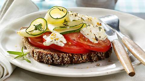 Überbackenes Gemüsebrot Rezept - Foto: House of Food / Bauer Food Experts KG