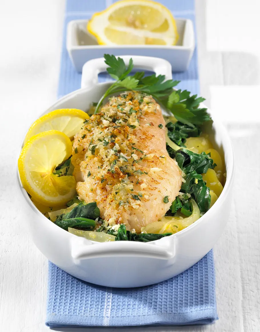 Überbackenes Rotbarschfilet auf Blattspinat Rezept Überbackenes Rotbarschfilet auf Blattspinat Rezept