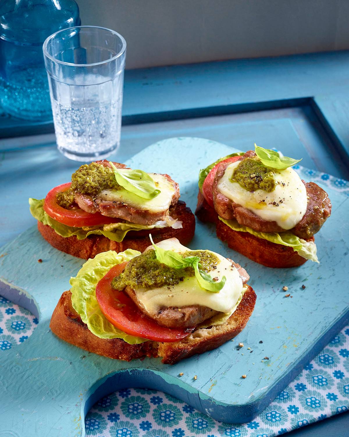 Überbackenes Schweinefilet auf Ciabatta mit Pesto Rezept