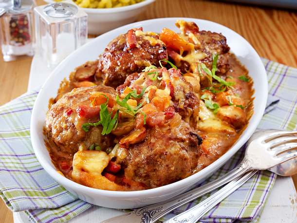 Überbackene Jäger-Frikadellen Rezept Überbackene Jäger-Frikadellen Rezept
