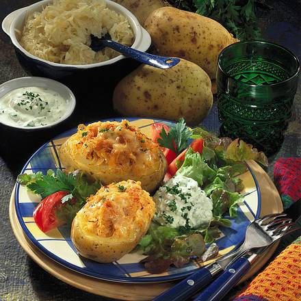 Überbackene Kartoffel mit Sauerkraut Rezept Überbackene Kartoffel mit Sauerkraut Rezept