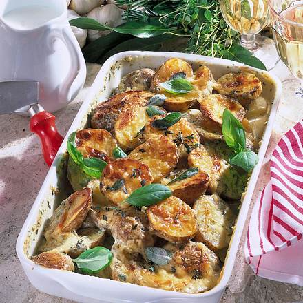 Überbackene Kräuterkartoffeln Rezept Überbackene Kräuterkartoffeln Rezept