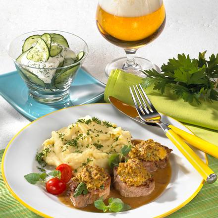 Überbackene Medaillons mit Senfkruste Rezept Überbackene Medaillons mit Senfkruste Rezept