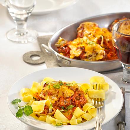 Überbackene Schnitzel alla bolognese Rezept