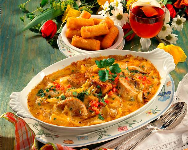 Überbackene Schweinemedaillons in Zwiebel-Curry-Sahnesoße Rezept Überbackene Schweinemedaillons in Zwiebel-Curry-Sahnesoße Rezept