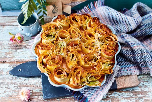 Überbackener Spitzkohl-Nudelwickel Rezept Überbackener Spitzkohl-Nudelwickel Rezept
