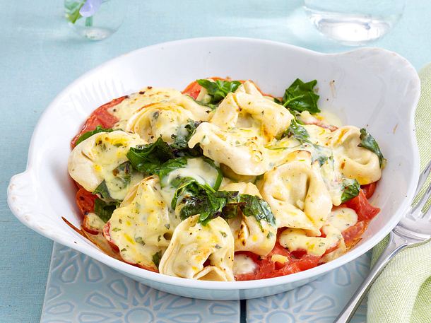 Überbackene Tortelloni mit Spinat Rezept Überbackene Tortelloni mit Spinat Rezept