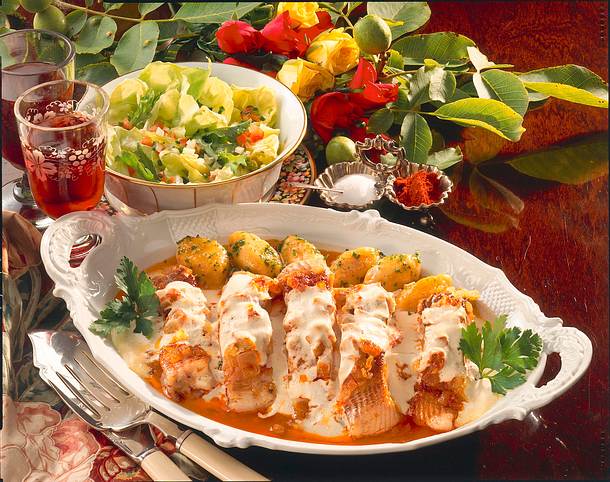 Überbackener Karpfen mit Zwiebeln und Paprika Rezept Überbackener Karpfen mit Zwiebeln und Paprika Rezept