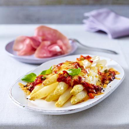 Überbackener Spargel mit Gemüse-Bolognese Rezept
