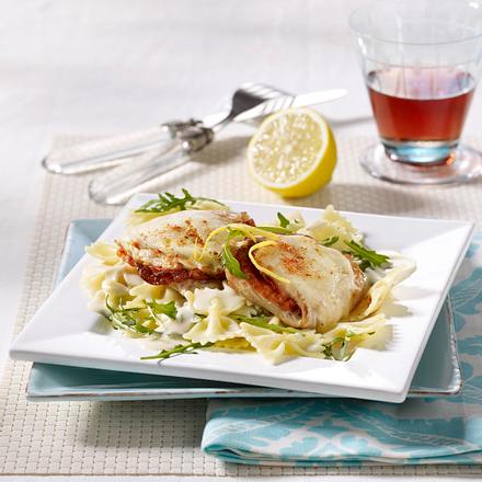 Überbackenes Puten-Saltimbocca mit Farfalle Rezept Überbackenes Puten-Saltimbocca mit Farfalle Rezept
