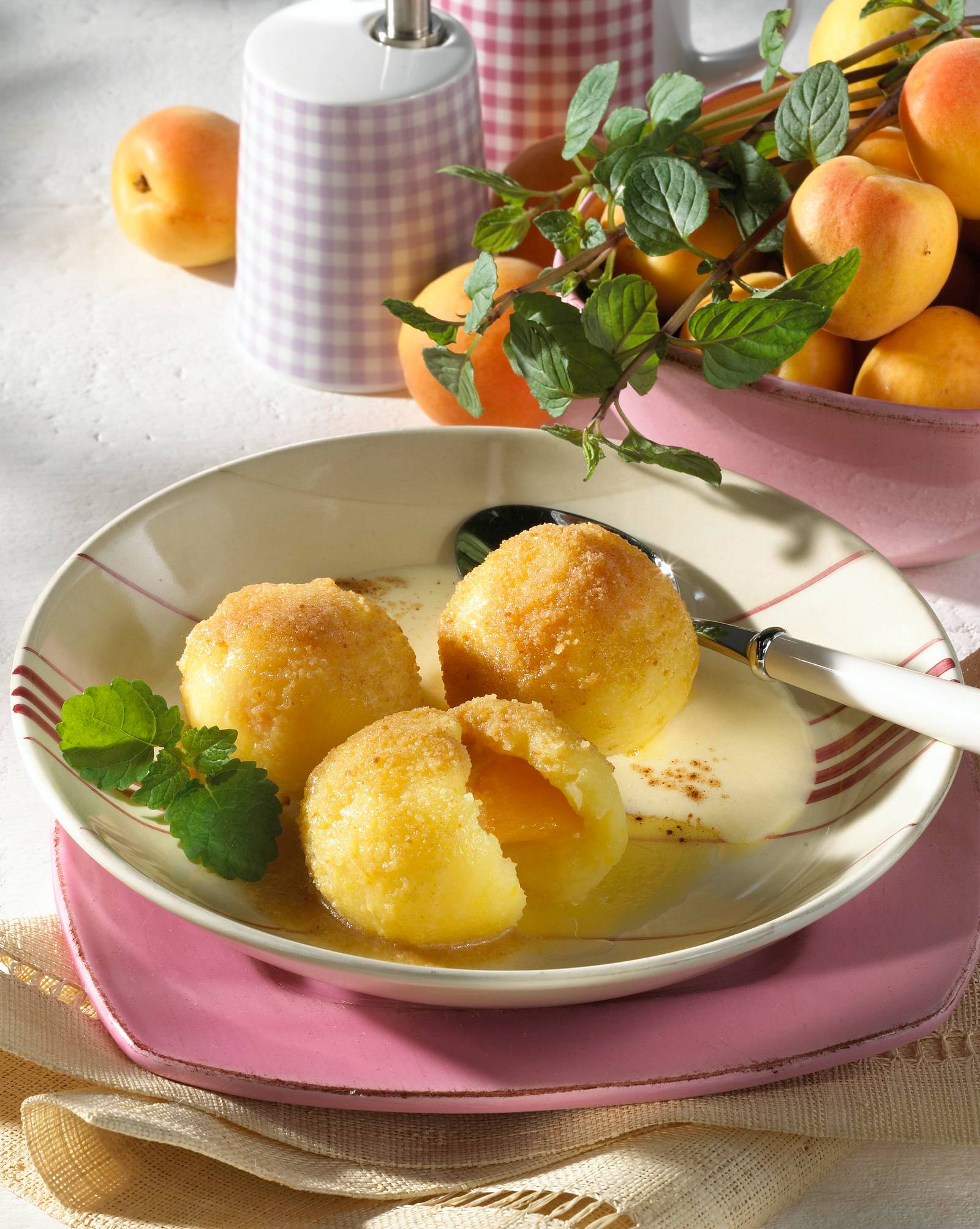 Ungarische Aprikosenknödel Rezept | LECKER