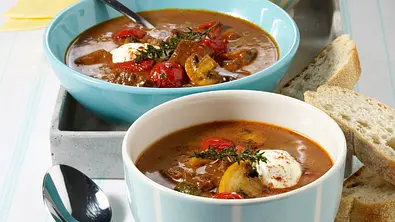 Ungarische Gulaschsuppe Rezept - Foto: LECKER @ Bauer Media Group