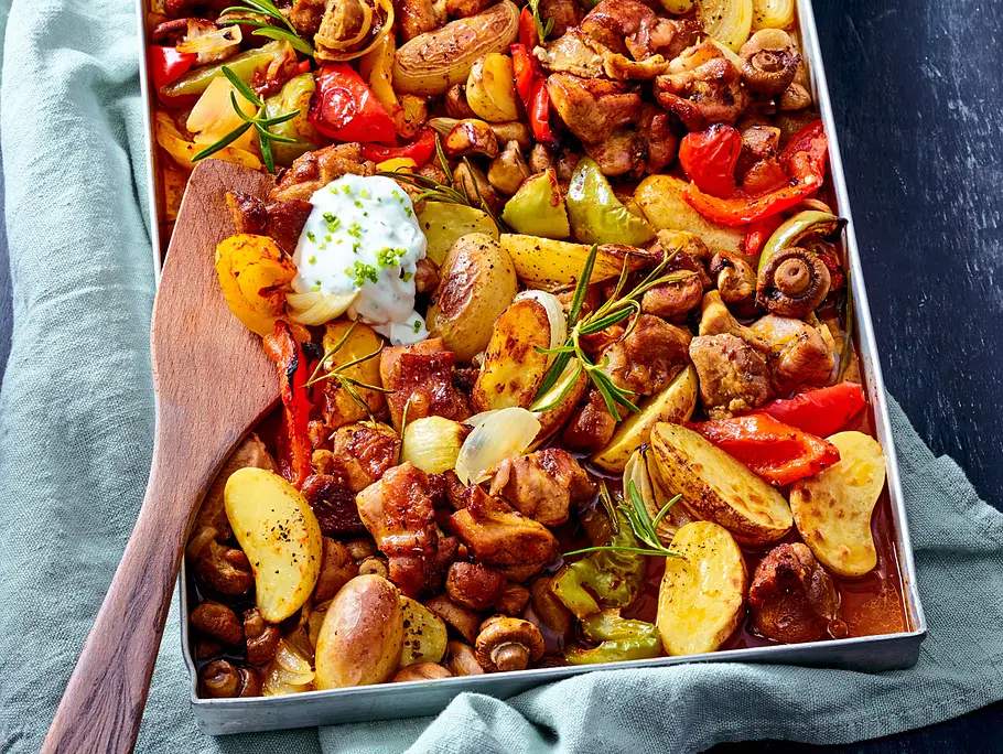 Ungarischer Putenschmaus vom Blech Rezept Ungarischer Putenschmaus vom Blech Rezept