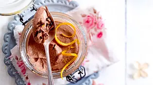 Unwiderstehliche Mousse au Chocolat Rezept - Foto: LECKER @ Bauer Media Group Unwiderstehliche Mousse au Chocolat Rezept - Foto: LECKER @ Bauer Media Group