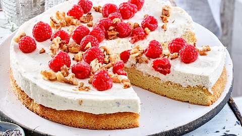 Vanilla-Cake mit Himbeeren (low carb) Rezept - Foto: House of Food / Bauer Food Experts KG