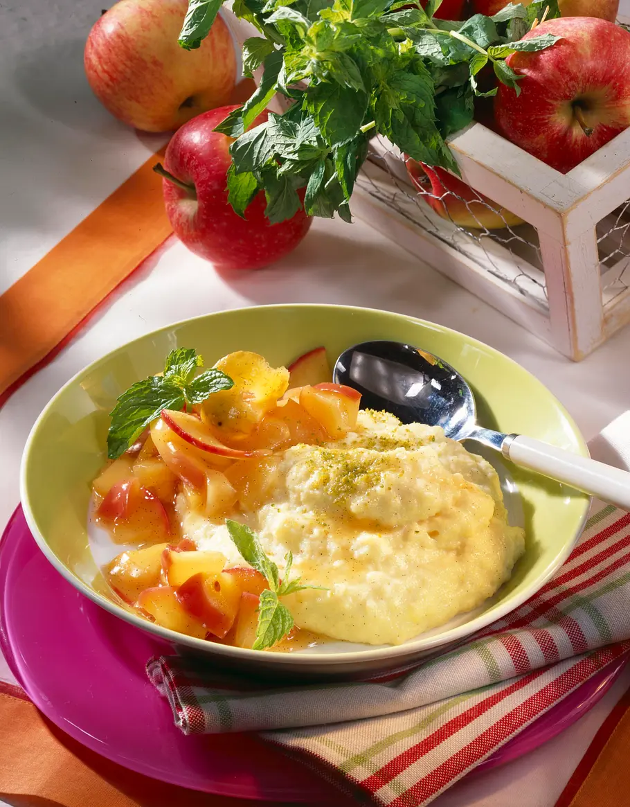 Vanille-Grießpudding zu Apfelkompott Rezept Vanille-Grießpudding zu Apfelkompott Rezept