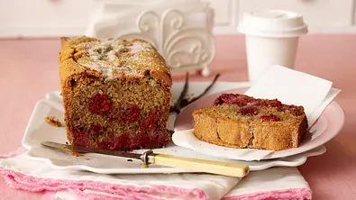 Vanille-Kastenkuchen mit Himbeeren Rezept - Foto: LECKER @ Bauer Media Group