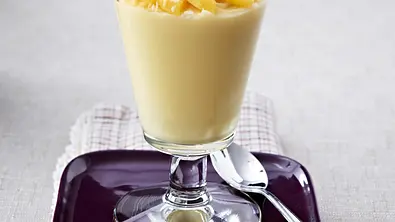 Vanille-Kokos-Pudding mit Mango Rezept - Foto: LECKER @ Bauer Media Group