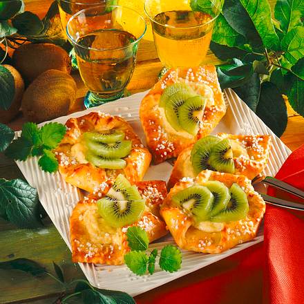 Vanille-Kopenhagener mit Kiwi Rezept Vanille-Kopenhagener mit Kiwi Rezept