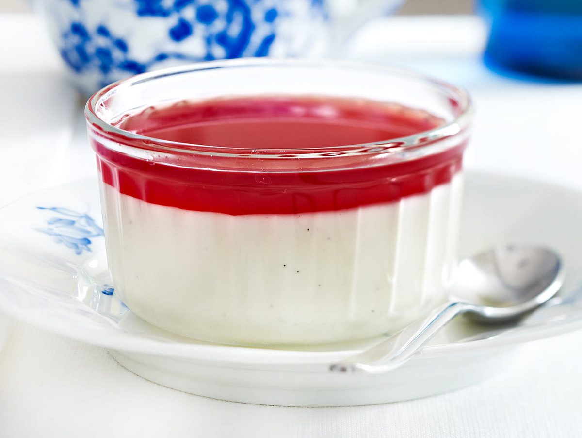 Vanille-Panna-Cotta mit Granatapfelsoße Rezept