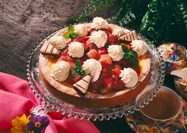 Vanille-Rhabarbertorte Rezept