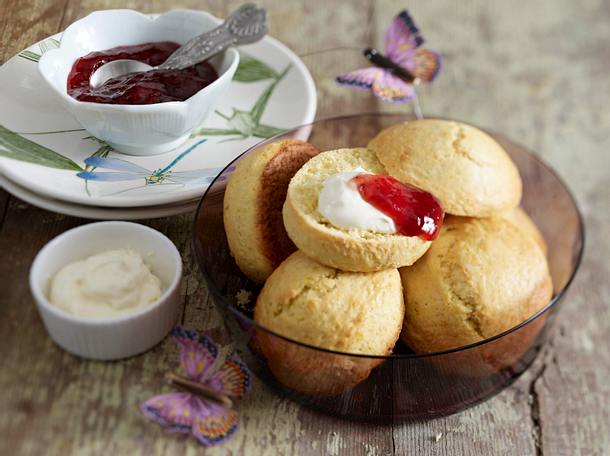 Vanille-Scones mit Crème double und Konfitüre Rezept