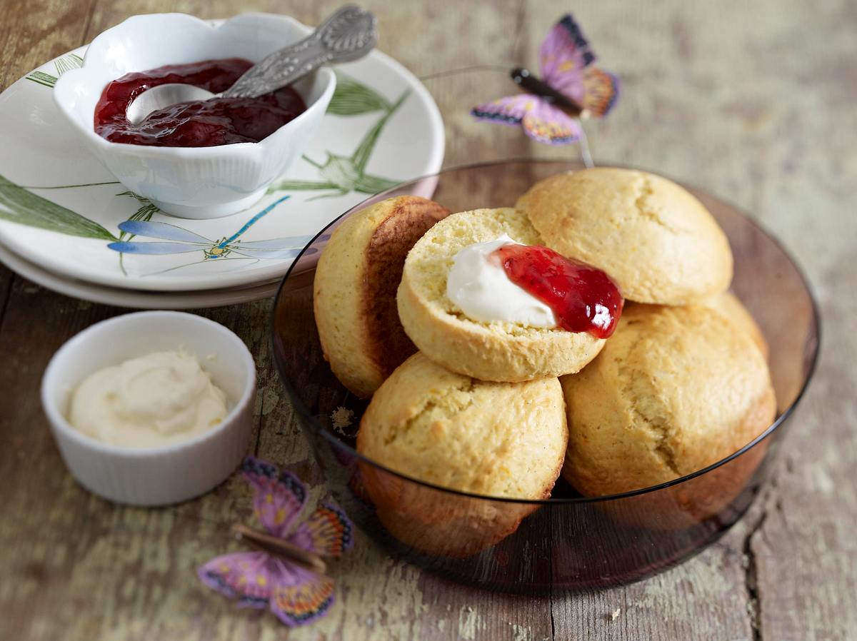 Vanille-Scones mit Crème double und Konfitüre Rezept