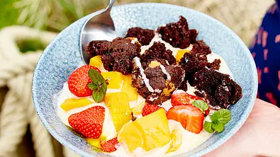 Vanillecreme „Käpt’n Brownie und seine Früchtchen“ Rezept - Foto: LECKER @ Bauer Media Group