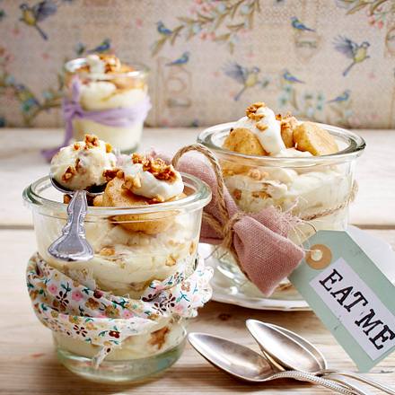 Vanillecreme mit Zimtbananen und Krokant Rezept