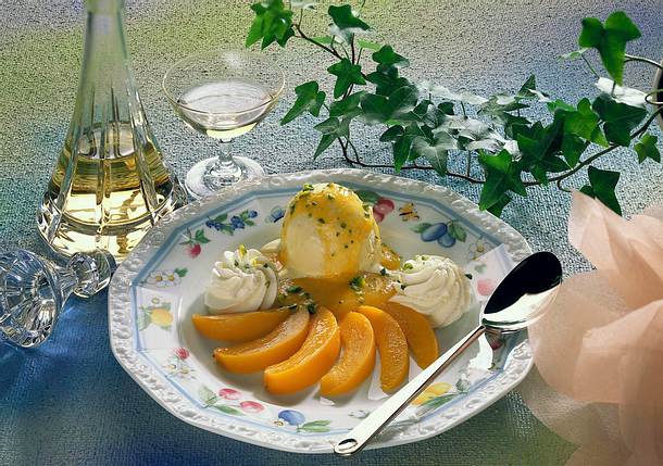 Vanilleeis mit Pfirsich Rezept Vanilleeis mit Pfirsich Rezept